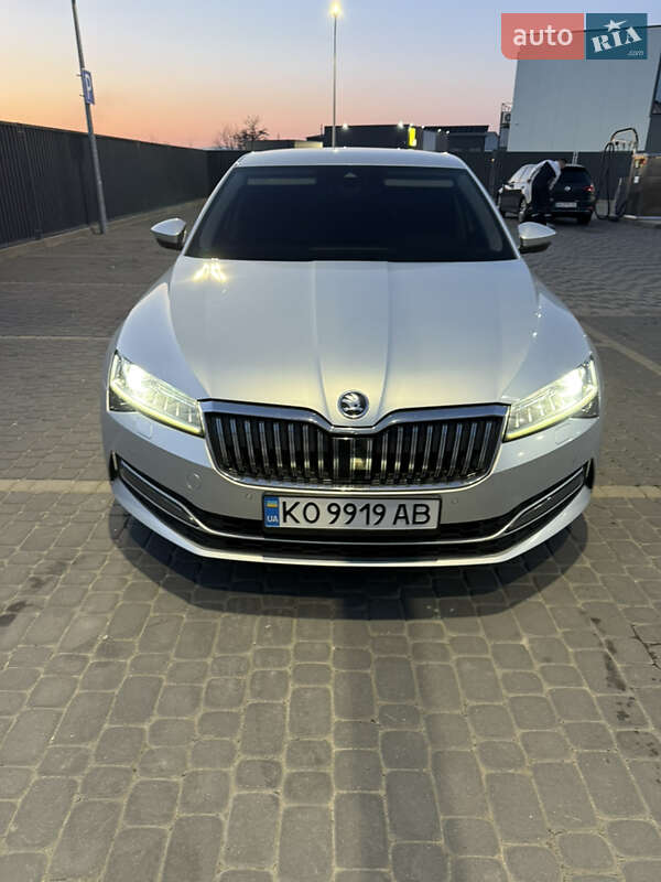 Лифтбек Skoda Superb 2019 в Мукачево