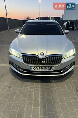 Лифтбек Skoda Superb 2019 в 