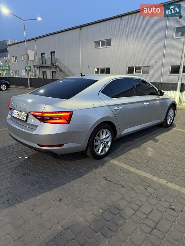 Лифтбек Skoda Superb 2019 в Мукачево