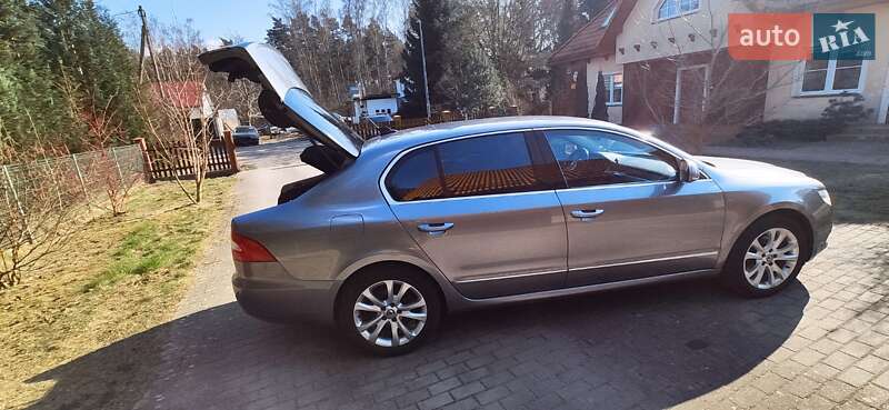 Лифтбек Skoda Superb 2008 в Луцке