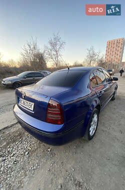 Лифтбек Skoda Superb 2003 в 
