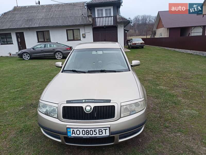 Лифтбек Skoda Superb 2005 в Косове