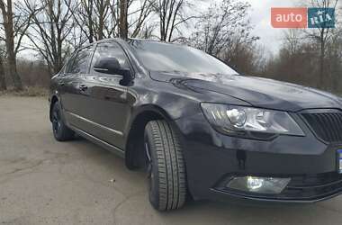 Лифтбек Skoda Superb 2013 в 
