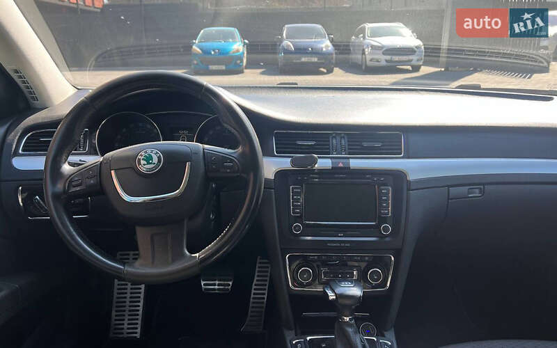 Универсал Skoda Superb 2012 в Черновцах