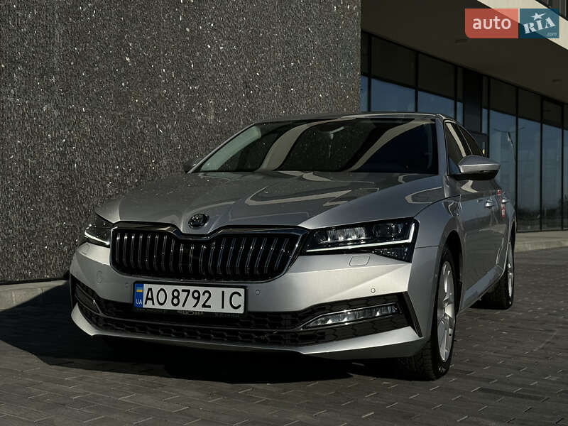 Лифтбек Skoda Superb 2019 в Ужгороде