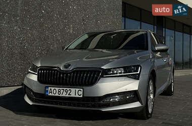 Лифтбек Skoda Superb 2019 в Ужгороде