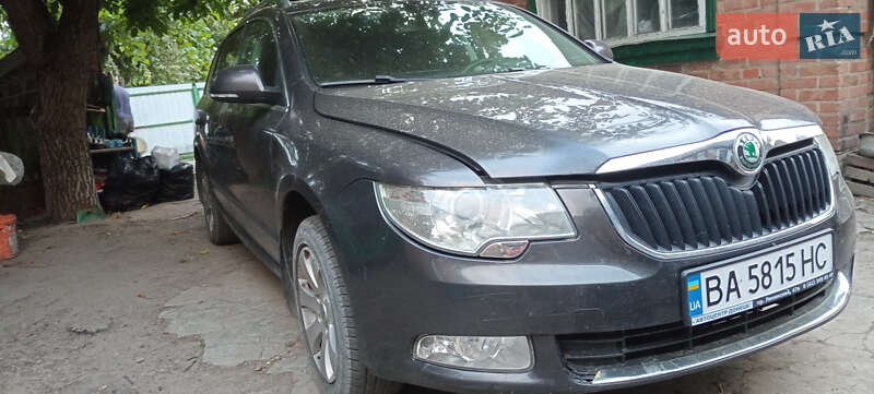 Универсал Skoda Superb 2010 в Кропивницком
