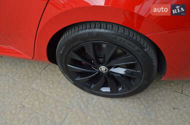 Лифтбек Skoda Superb 2019 в 
