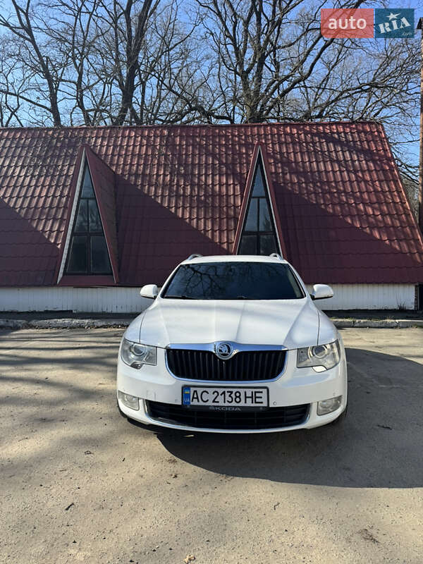 Универсал Skoda Superb 2010 в Луцке