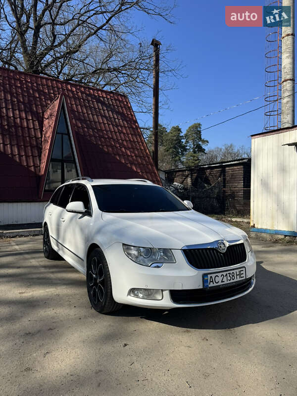 Универсал Skoda Superb 2010 в Луцке