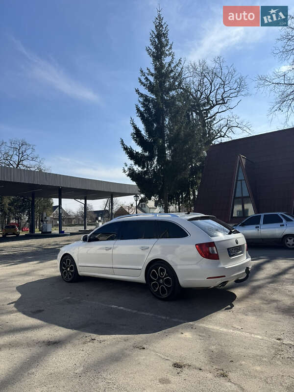 Универсал Skoda Superb 2010 в Луцке