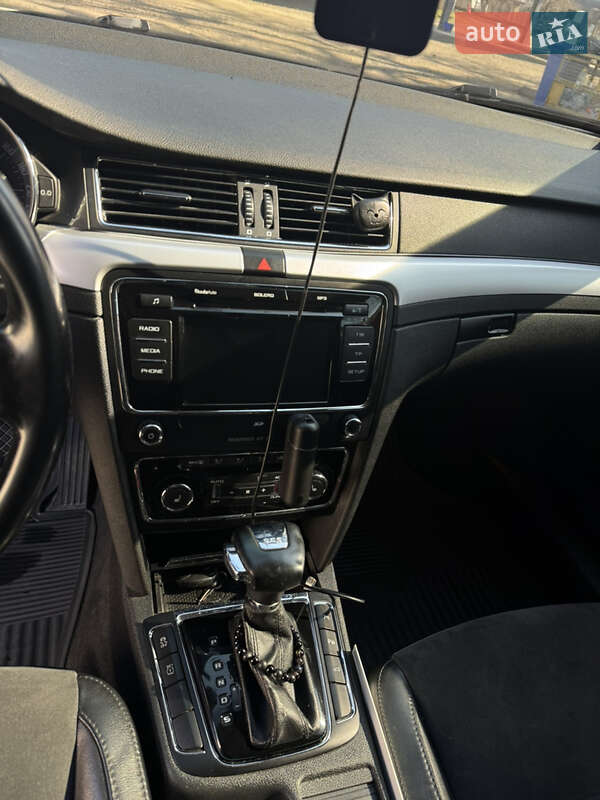 Универсал Skoda Superb 2010 в Луцке