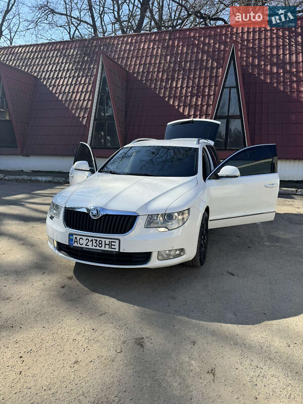 Универсал Skoda Superb 2010 в Луцке