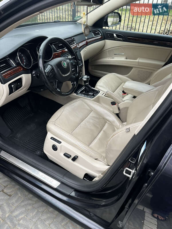 Универсал Skoda Superb 2011 в Стрые