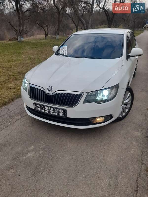 Лифтбек Skoda Superb 2013 в Хусте