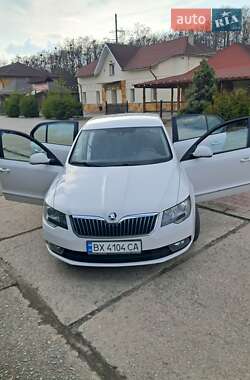 Лифтбек Skoda Superb 2014 в 