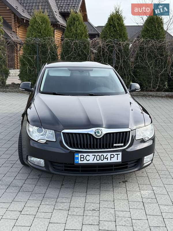Лифтбек Skoda Superb 2013 в Стрые