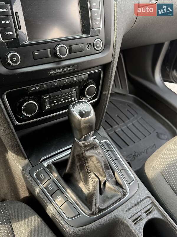 Лифтбек Skoda Superb 2013 в Стрые