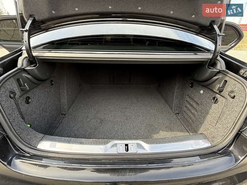 Лифтбек Skoda Superb 2013 в Стрые