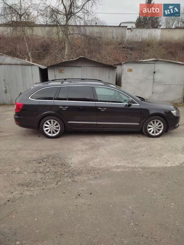Універсал Skoda Superb 2014 в Львові