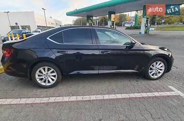 Ліфтбек Skoda Superb 2017 в 