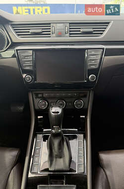 Лифтбек Skoda Superb 2015 в 