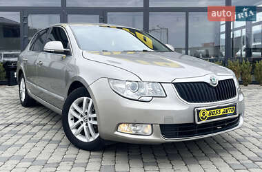 Лифтбек Skoda Superb 2012 в 