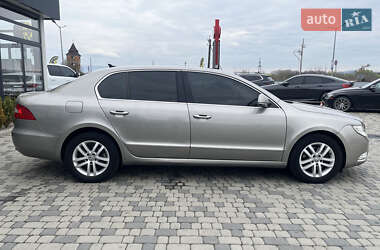 Лифтбек Skoda Superb 2012 в 