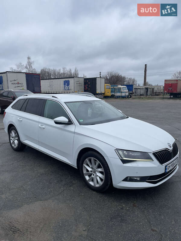 Універсал Skoda Superb 2016 в Звягелі