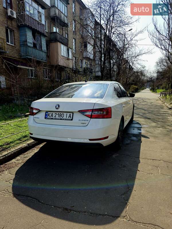 Ліфтбек Skoda Superb 2016 в Києві фото 9 Ліфтбек Skoda Superb 2016 в Києві