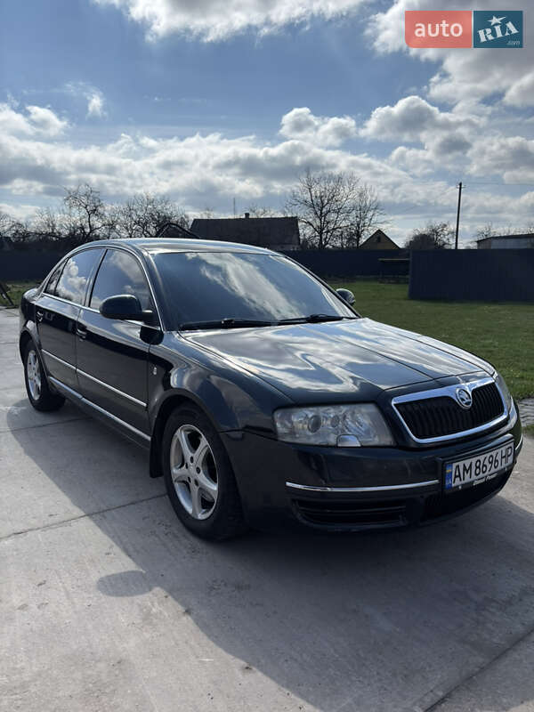 Лифтбек Skoda Superb 2006 в 