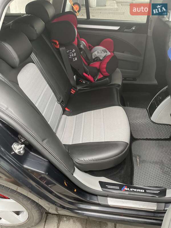Універсал Skoda Superb 2010 в Рівному