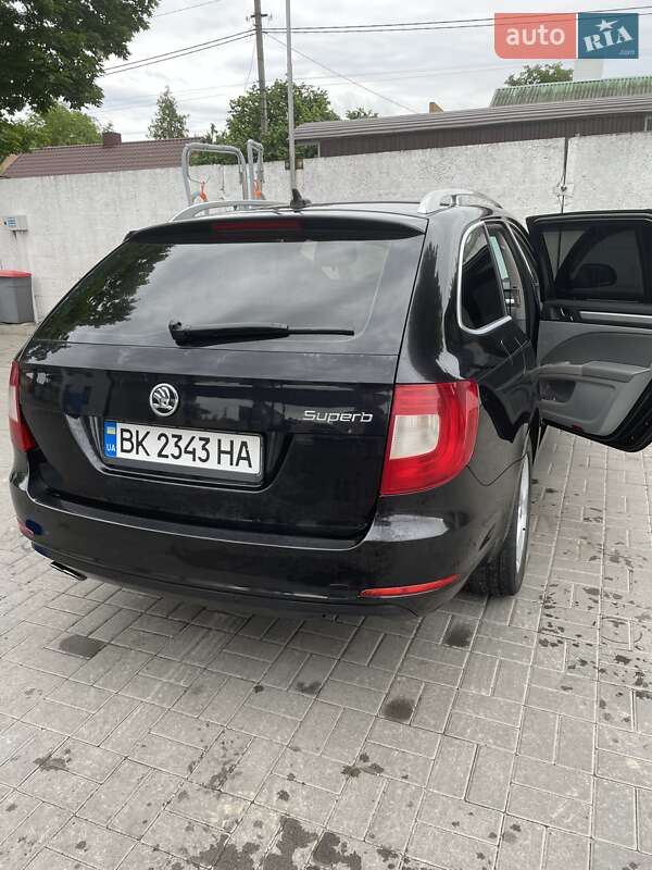 Універсал Skoda Superb 2010 в Рівному
