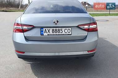 Лифтбек Skoda Superb 2018 в 