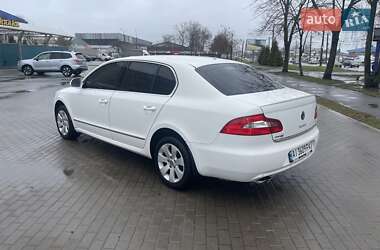 Лифтбек Skoda Superb 2013 в 