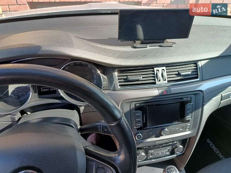 Универсал Skoda Superb 2013 в Киеве