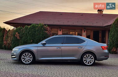 Лифтбек Skoda Superb 2019 в 