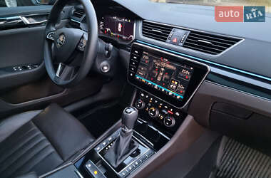 Лифтбек Skoda Superb 2019 в 