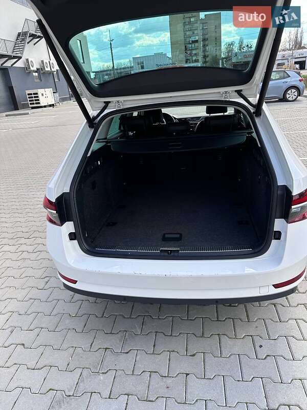 Універсал Skoda Superb 2019 в Хмельницькому