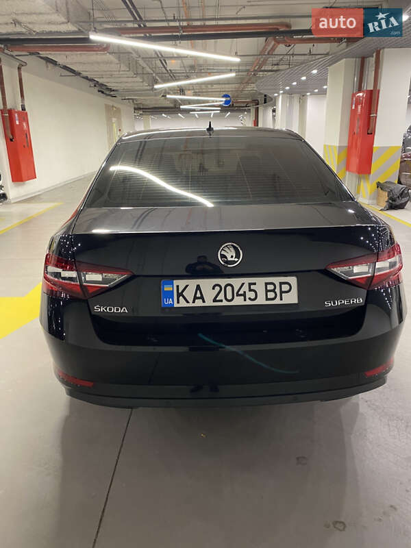 Лифтбек Skoda Superb 2019 в Киеве