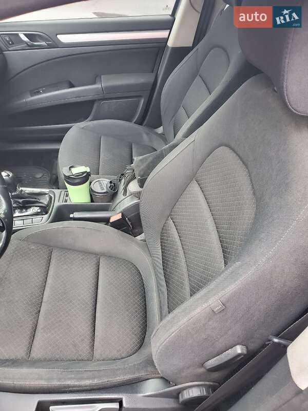 Універсал Skoda Superb 2014 в Дніпрі