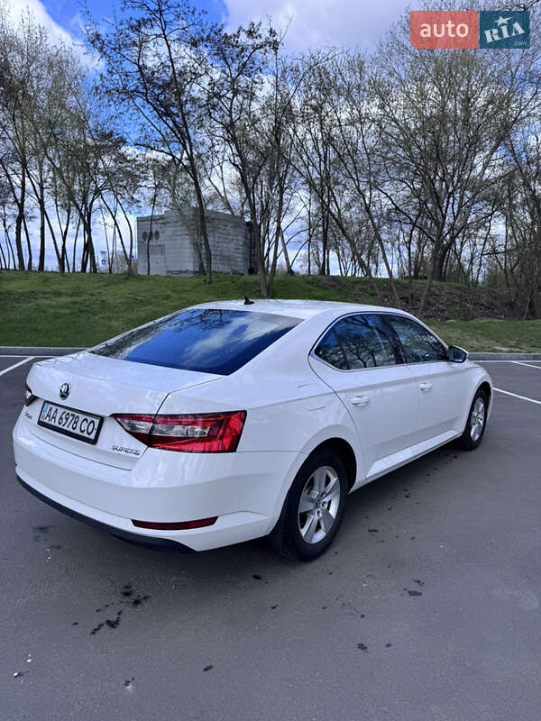 Ліфтбек Skoda Superb 2015 в Києві фото 5 Ліфтбек Skoda Superb 2015 в Києві