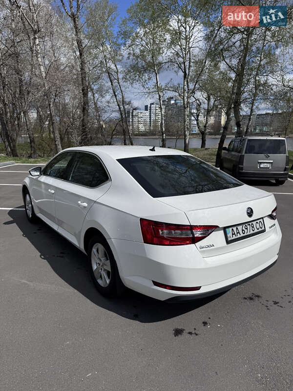 Ліфтбек Skoda Superb 2015 в Києві фото 11 Ліфтбек Skoda Superb 2015 в Києві