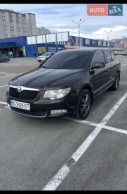 Ліфтбек Skoda Superb 2012 в 