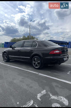 Ліфтбек Skoda Superb 2012 в 