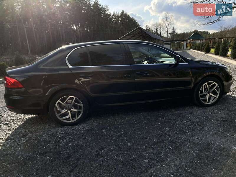 Ліфтбек Skoda Superb 2013 в Славуті