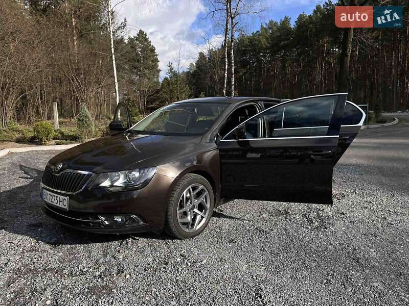Ліфтбек Skoda Superb 2013 в Славуті