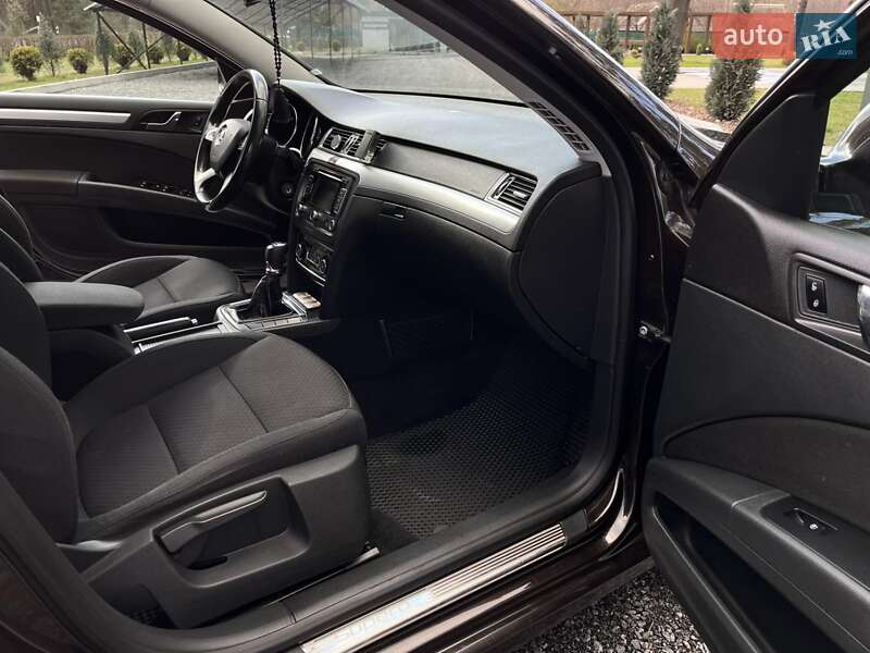 Ліфтбек Skoda Superb 2013 в Славуті