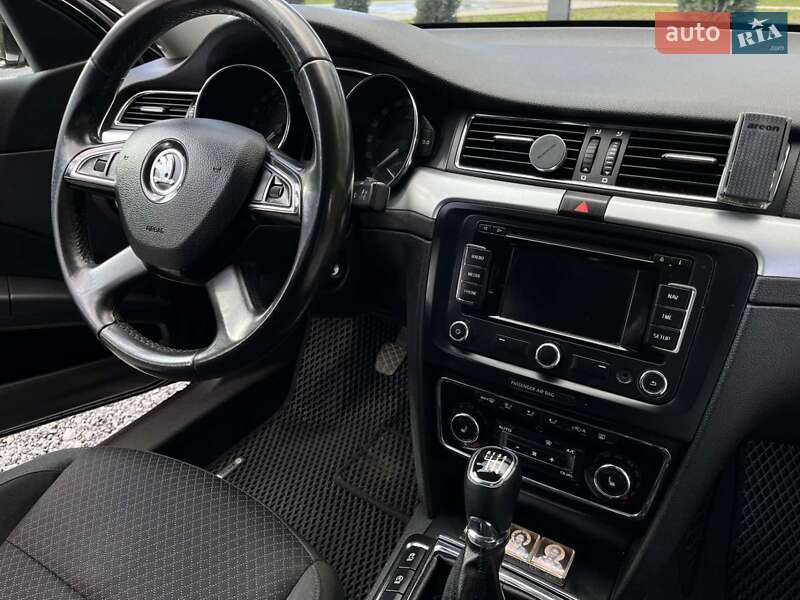 Ліфтбек Skoda Superb 2013 в Славуті