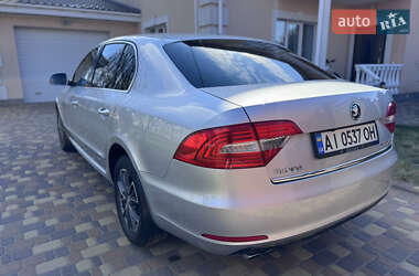 Лифтбек Skoda Superb 2013 в 
